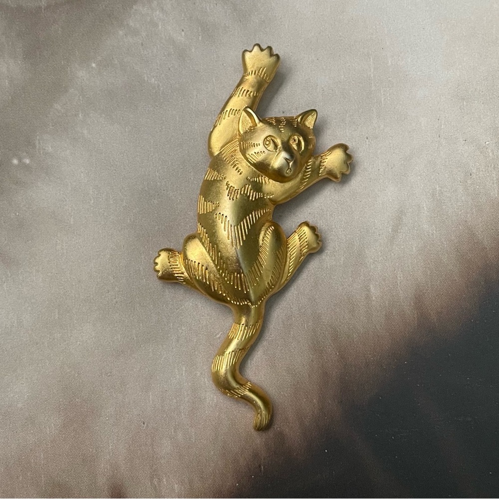 Vintage Gold Tone Cat Brooch
